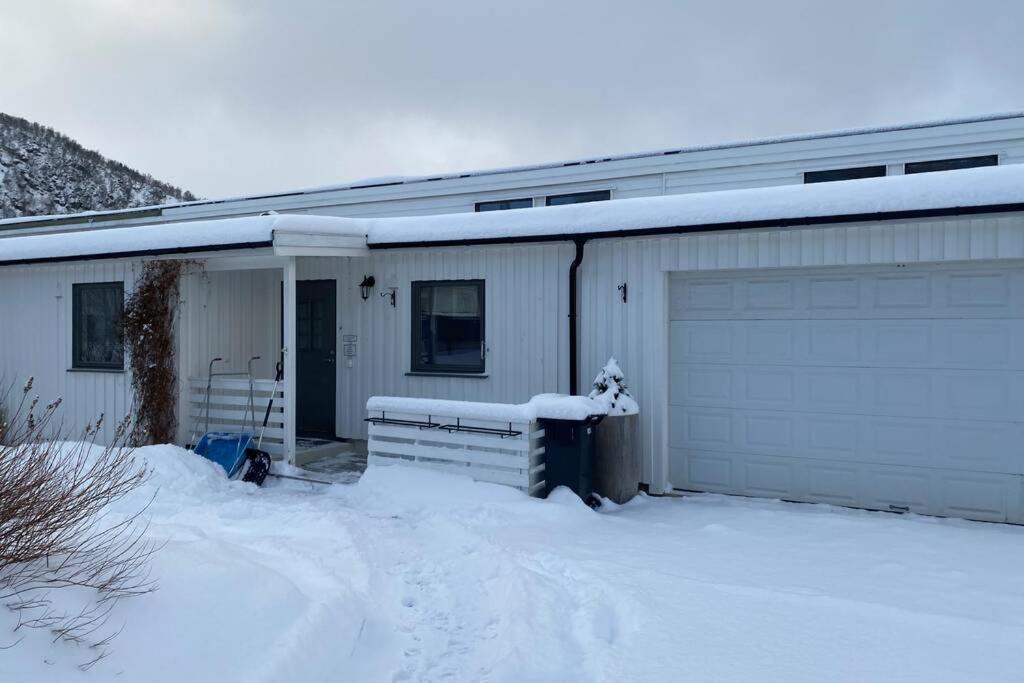 Koselig Hus Til Leie Pa Stokmarknes I Vesteralen Apartman Kültér fotó