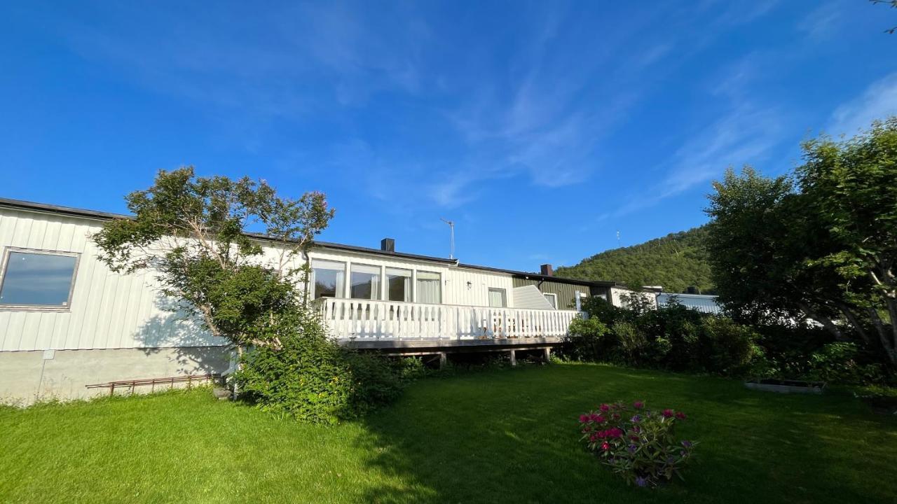 Koselig Hus Til Leie Pa Stokmarknes I Vesteralen Apartman Kültér fotó